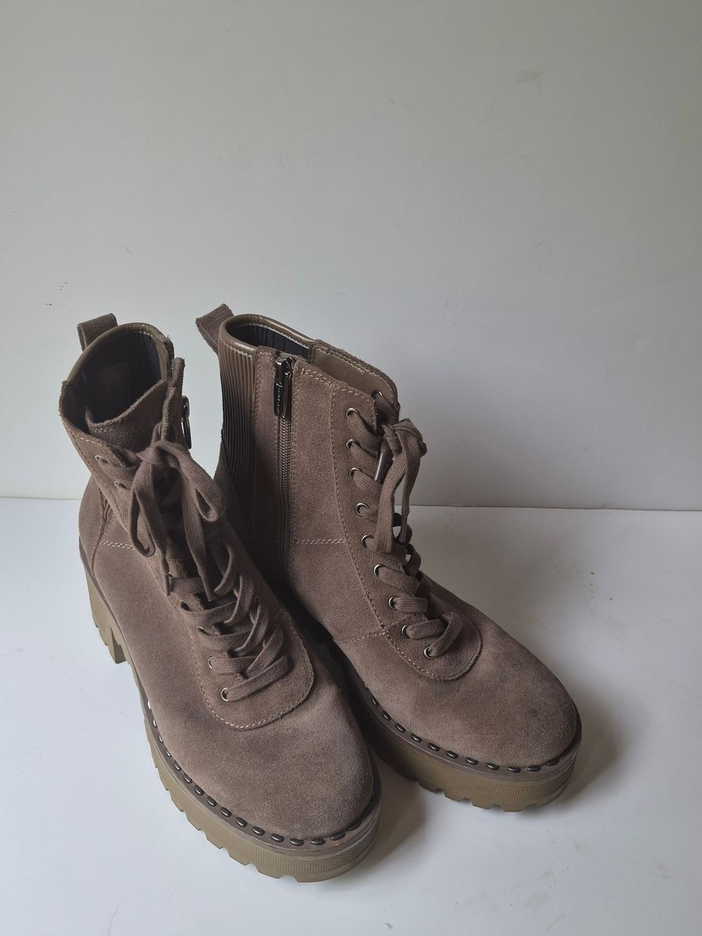 Vince Taupe Lace-Up Chunky Platform Ankle Boots - Size 8
